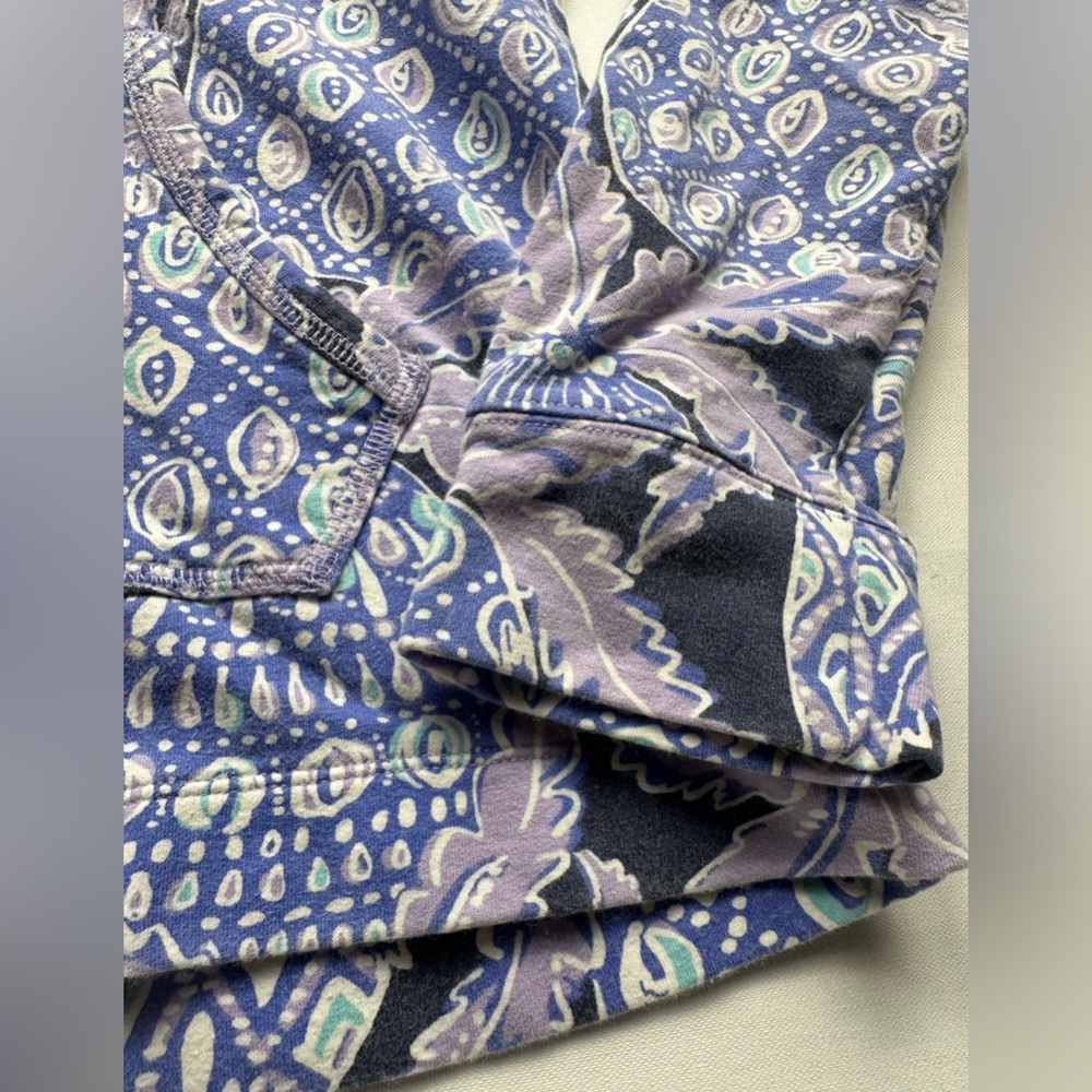Lilly Pulitzer size M paisley pattern purple 1/4 zip pullover light sweatshirt. - Picture 7 of 8